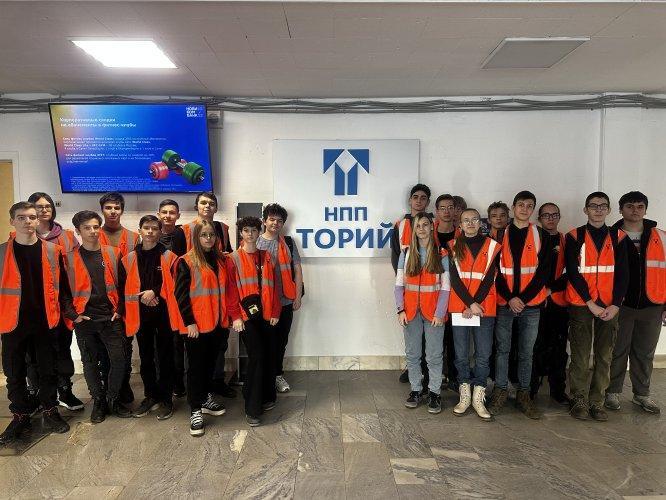 На этой неделе с 21 по 23 ноября 2023 г. в рамках проектов "Инженерные классы" и "ОткройМоспром" АО НПП "Торий" посетили более 70 школьников и студентов профильных ССУЗов. — АО НПП Торий